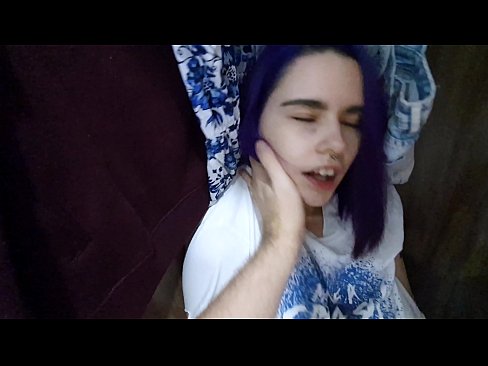 ❤️ Vaig trobar la meva germana a l'armari i la vaig ajudar a correr-se Porno al porno ca.passionateembracespotlight.ru ☑